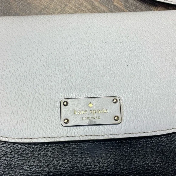 Kate Spade New York Colorblock Ivory Black Pebbled Leather Crossbody Small - Picture 2 of 15